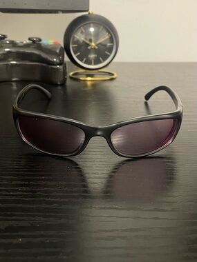 Ray-Ban Black Sunglasses with Lightly Dark Lenses